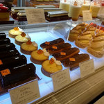 フレデリック カッセル - 内観③ショーケース