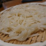 比内地鶏と秋田ご飯 ヒナとハチ - 稲庭うどんのアップ 201909