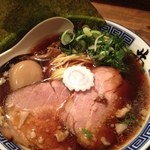 特醤油ラーメン850円　2012.01