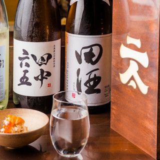 能衬托料理味道的各种日本酒。也准备了季节限定的酒