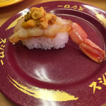 Sushiro - 紹興酒に漬けた赤エビにウニを乗せた一皿。めっちゃうまい！