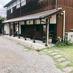 欧風カレー 白山舎 - 表向き古い民家だけど～