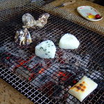 牟田商店 - おにぎりや餅も焼きます。