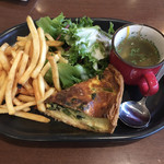 カフェ アクイーユ - キッシュプレート