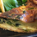 カフェ アクイーユ - 青菜？とベーコンのキッシュ