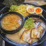 森田屋 - ニコイチラーメン！流行りの火鍋を取り入れたアイデアだが。