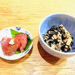 まめや - 小鉢の一つはカツオのヅケのお造り。