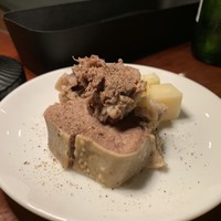 カルネジーオ イースト - 