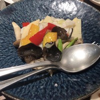 四川料理 龍の子 - イカと旬野菜のさっぱり塩味炒め