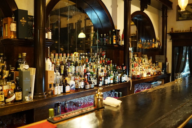 B B 13 Bar ビー ビー サーティーン バー 朝日通 バー 食べログ