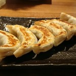 Nikujiru Gyouza No Dandadan - 名物！肉汁 焼餃子　450円