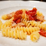 CUCINA VINCI - 自家製サルシッチャとセミドライトマト・チーズのフリッジ