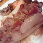 フォーハーツカフェ - じゅーし～！口いっぱいに肉汁が。