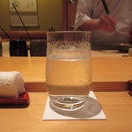 鮨 さかい - チェイサーのグラスへの拘り