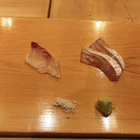 鮨 しゅん輔 阿佐ヶ谷 - 左 真鯛、右 メイチダイ