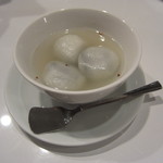 レンゲ - 茹で胡麻団子