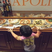 PAPPARE NAPOLI - 見本のピッツァもうまそうです