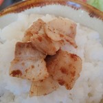 Goban Shokudou - 焼肉＝豚バラの生姜焼き
      王道と言っていいシンプルな味付け