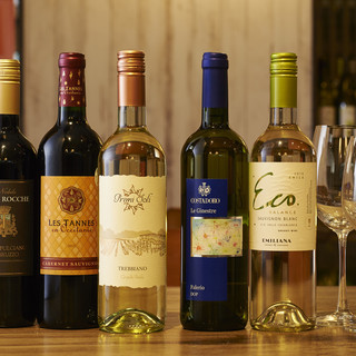 We offer a wide selection of carefully selected natural wines.