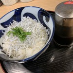 布施 細見商店 - しらす丼（箕島産）（￥300）