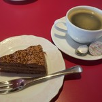 Esupuresso Kafe Kouran - チョコレートケーキとブレンドコーヒーのセット