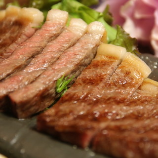 “Excellent Steak” of A5 grade Kuroge Wagyu beef grilled by professionals