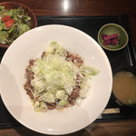 福の家 - 純レバ丼のランチセット＠800円