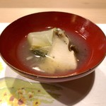 うを徳 - お椀（蒸し鮑 + 夕顔）