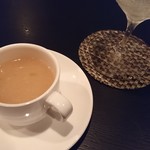 バー ヤナギ - 玉ねぎと豚の網脂のスープ