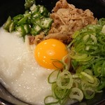 讃岐製麺 - 山芋おくらの牛肉ぶっかけうどん(税抜580円)