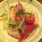 海味 はちきょう 本店 - 海鮮サラダ