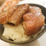 本気焼肉 肉とめし 肉寿司 - にくにくとめし