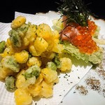 いざかやこばん - 大粒のトウモロコシとネギトロの変わり天ぷら
