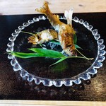 徳山鮓 - 表で焼いてくれた天然鮎の塩焼き