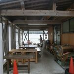 世古牡蠣店 - 店内