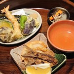 いわしのや平 - 天ぷら、餃子、骨煎餅、煮物