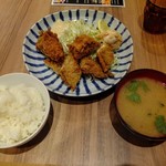 とんかつ小田保 - アナゴフライ定食＋カキフライ