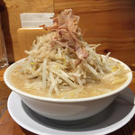 神起 - 並ラーメン   700円
            野菜、アブラちょい増し