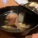 日本料理 たかむら - 金ニラと鱧揚げ真丈の椀 、冬瓜、初茸、比内地鶏ガラスープと鰹出汁