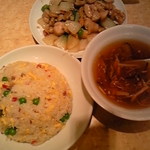 Ryuumon Shin Kan - 麺飯セット（ チャーハン、フカヒレスープ、鶏肉とカシューナッツ炒め、杏仁豆腐付き）850円