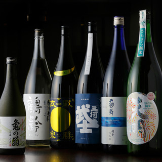 スタッフ厳選の日本酒や焼酎など、お料理に合うお酒も豊富！