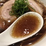 創作麺工房 鳴龍 - 濃密なスープ