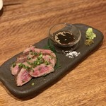 肉酒場 犇屋 - 「清麻呂」の炭火焼きステーキ
