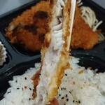 花まる弁当 - 薄衣で肉厚なアジフライだ◎
