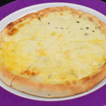 Yoidukitei - チーズたっぷり！4種のチーズピザ