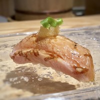 照鮨 - 大トロ（宇和島）・炙りで・・脂が良くのっていて美味しい。このお値段でこれを頂けるのは嬉しいかも。