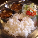 Ａ　ＬＡ　ＧＡＲＥ - チキンとナス、チキンとたっぷり野菜のカレー セットで１４００円