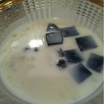 御田町 桃の木 - タピオカ入りココナッツミルク