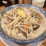 麺屋 ばんび - たっぷり野菜ラーメン 800円