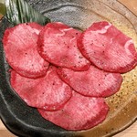 Honkaku Yakiniku Kankoku Kateiryouri Kui Shimbou - 上塩タン